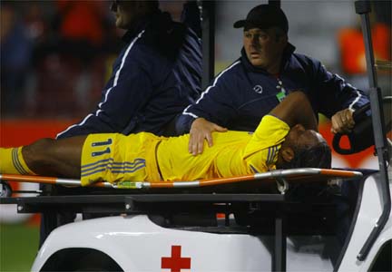 Didier Drogba sort sur blessure.(Photo : Reuters)