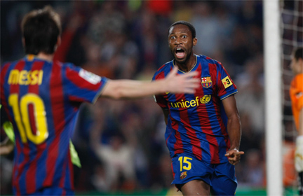 La joie de Seydou Keita félicité par Lionel Messi après son deuxième but.(Photo: Reuters)