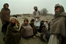 Sur la frontière entre l'Afghanistan et le Pakistan dans la région de Khost sur le district de Tani. Dans cette région, chère aux fondamentalistes, tous les hommes sont des talibans reconvertis.(Photo : Véronique de Viguerie)
