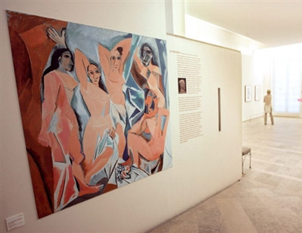 Au premier plan, «Les Demoiselles d'Avignon» de Picasso.(Photo : AFP)