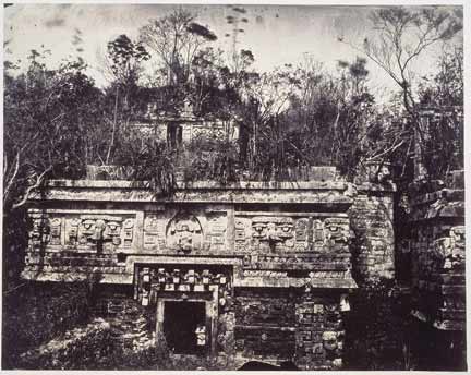 Façade du palais des nonnes à Chichen-Itza (Yucatan). 1860.
Désiré Charnay.© BnF, département Cartes et plans, Société de géographie.