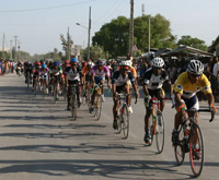 Le peloton s'élance pour le prologue.(Photo: RFI)