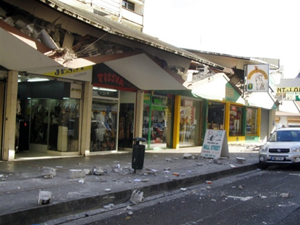 Des immeubles se sont effondrés en Martinique suite à un puissant séisme.(Photo : AFP)