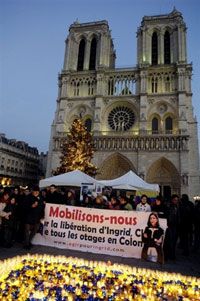 Le parvis de Notre-Dame où s'est tenue la manifestation de soutien aux otages ce samedi.(Photo : AFP)