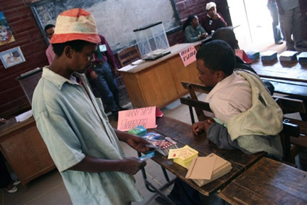 Un bureau de vote à Antananarivo mercredi 12 décembre.(Photo : AFP)