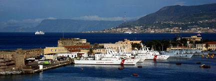 Le port italien de Messine. L'Union méditerranéenne devrait notamment favoriser le commerce entre les pays riverains de «&nbsp;la grande Bleue&nbsp;».(Photo : Wikimedia)