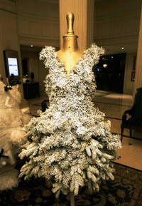 «Christmas couture». 1er prix des sapins ESMOD.©  DR
