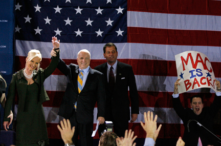 La joie de John McCain, 71 ans, sénateur de l'Arizona, ancien héros du Vietnam, et nouveau favori des républicains.( Photo : Reuters )