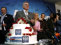 Après l'annonce des résultats, Tomislav Nikolic fête sa victoire.( Photo : Reuters )