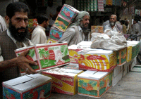 Des commerçants de Peshawar.(Photo : AFP)