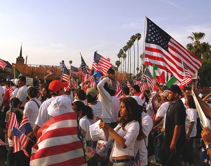 Les Hispaniques compteront beaucoup dans cette élection. Ils avaient déjà montré leur force, ici à Los Angeles, en arrêtant de travailler le 1er mai 2006.(Photo: Flickr.com)
