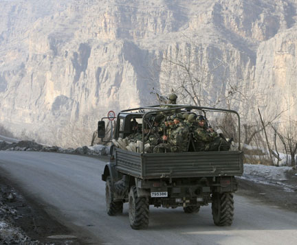 Des soldats turcs de retour de leur mission à la frontière irakienne.(Photo : Reuters)