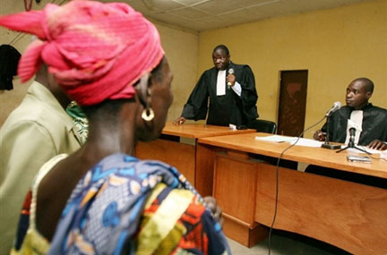 Lors d'une audience foraine, le 25 septembre 2007, à Ferkessédougou.(Photo : AFP)