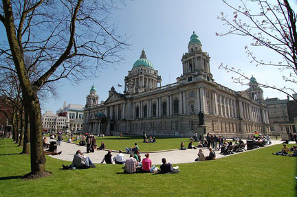 Belfast City Hall, lieu de villégiature des habitants de Belfast.(Source: Wikipédia)
