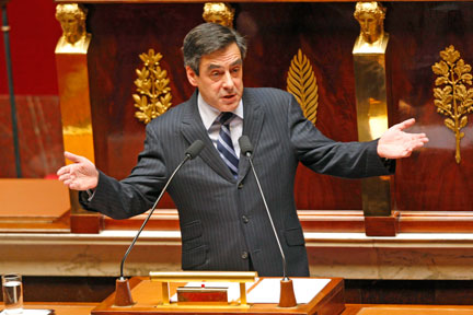 Le Premier ministre français, François Fillon, explique sa position sur l'Afghanistan lors d'un débat au Parlement le 1er avril 2008.(Photo : Reuters)