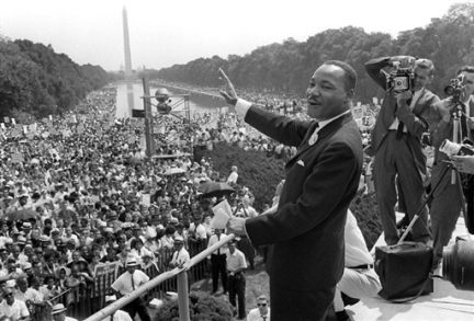 Martin Luther King, le 28 avril 1963, sur les marches du Lincoln Memorial à Washington, d'où il prononça son fameux discours «&nbsp;<em>I have a dream</em>&nbsp;».(Photo : AFP)