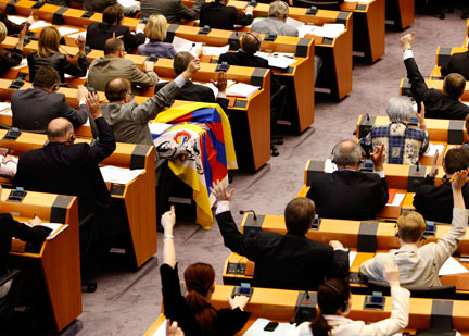 C'est à une très large majorité que les eurodéputés ont voté pour le boycott de la cérémonie d'ouverture des JO si Pékin ne s'efforcait pas de rétablir le dialogue avec le Tibet. (Photo : Reuters)