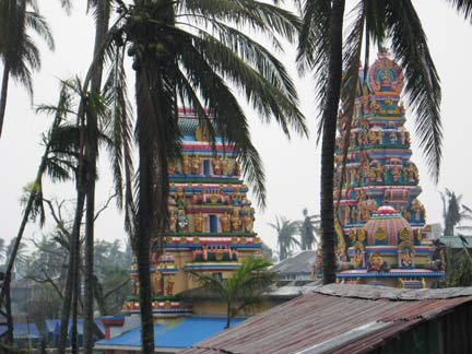 Temple hindou de Bogolay, dédié à Ganesh. (Photo : Luc Auberger)