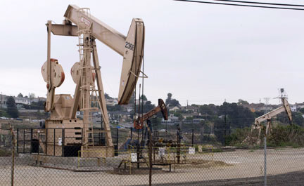 Des puits de pétrole à Los Angeles, dans l'Etat de Californie aux Etats-Unis.(Photo : Reuters)