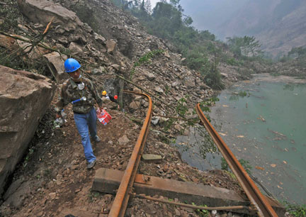 En dehors de la ville de Jinhua dans le Sichuan, le 17 mai 2008.(Photo : Reuters)