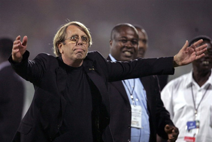 Contrairement à l'annonce de la fédération ghanéenne de football, Claude Le Roy ne prolongera pas son séjour à la tête des Black Stars.(Photo : AFP)
