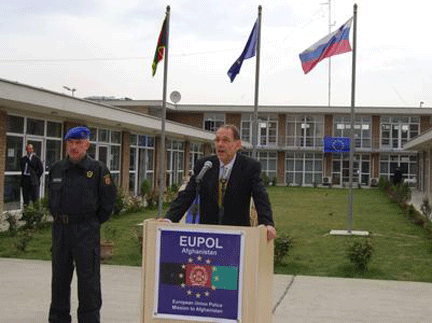 Le chef de la diplomatie européenne Javier Solana a rendu visite à l'équipe de la mission Eupol Afghanistan, en 2007.(Photo : Eupol Afghanistan)