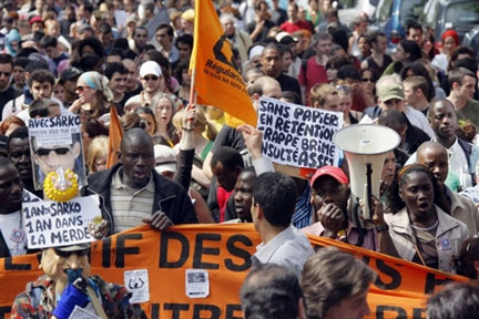 Manifestation du 9e collectif de sans-papiers, le 4 mai à Paris.(Photo : AFP)