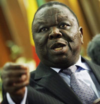 Morgan Tsvangirai  lors d'une conférence de presse, le 10 mai, à Pretoria.(Photo : AFP)