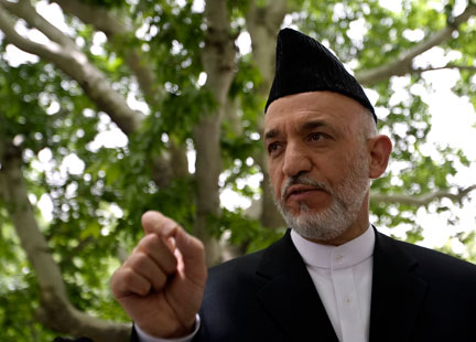 Le président afghan Hamid Karzaï a adressé dimanche 15 juin 2008, une sévère mise en garde au Pakistan.(Photo: Reuters)