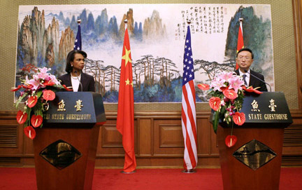 Condoleezza Rice et le ministre chinois des Affaires étrangères Yang Jiechi.(Photo : Reuters)