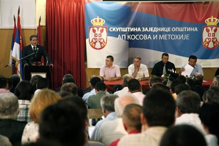 Le ministre serbe pour le Kosovo, Slobodan Samardzic, lors de la session constitutive de l'Assemblée serbe à Mitrovica, le 28&nbsp;juin 2008.(Photo : AFP)