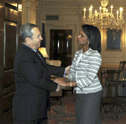 Le ministre israélien de la Défense Ehud Barak avec la Secrétaire d'Etat américaine Condoleezza Rice, à Washington le 29 juillet 2008.(Photo : Reuters)