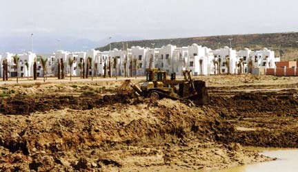 Les résidences de Mediterrania-Saïd construites en zone marécageuse.(Photo : Cerise Maréchaud/ RFI)
