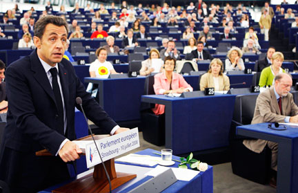 Nicolas Sarkozy présente le programme de la présidence française de l'Union européenne devant le Parlement européen, à Strasbourg, le 10 juillet 2008. (Photo : Reuters/Vincent Kessler)