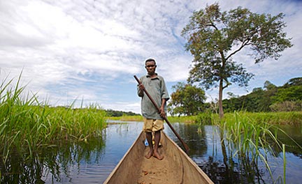 Lac Tumba, Equateur, République Démocratique du Congo. Le CBFP (Congo Basin Forest Partnership) a classé cette région comme prioritaire parmi les zones à protéger. (Photo : ©Greenpeace / Philip Reynaers)