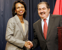 La secrétaire d'Etat américaine Condoleezza Rice, aux côtés du ministre des Affaires étrangères irakien Hoshiyar Zebari, le 21 août 2008 à Bagdad.(Photo : Reuters)
