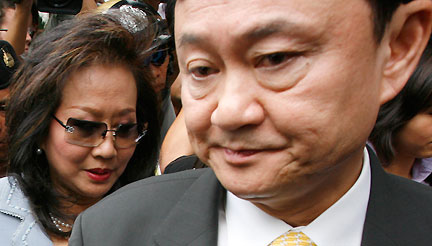 L'ancien Premier ministre thaïlandais Thaksin Shinawatra et sa femme Potjaman, le 31 juillet 2008.(Photo : Reuters)