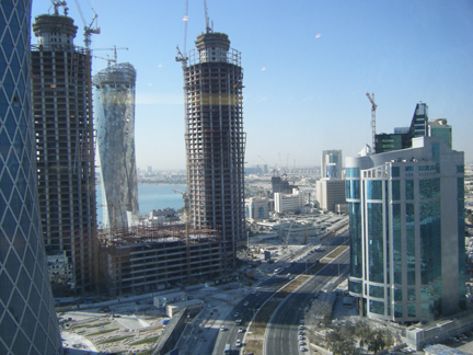 Vue des nombreux chantiers de la ville de Doha.(Photo: D.Baché)