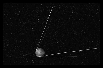 4 octobre 1957, Spoutnik 1, premier satellite artificiel de la Terre, mis en orbite par la fusée russe Zémiorka. 
Ainsi débute la conquête spatiale, l'une des plus spectaculaires aventure technique et humaine de tous les temps.© CNES/ Sébastien Girard/ Photon