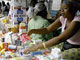 Des médicaments d'origine frauduleuse sur un marché à Abijan en Côte d'Ivoire.(Photo : AFP)