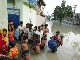 Août 2008 : Dans l'Etat du Bihar le bilan est lourd, plus de deux millions de personnes sont déplacées et des centaines de villages sous les eaux.(Photo : AFP)