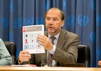 Peter Piot, secrétaire exécutif du Programme commun des Nations unies sur le VIH-sida.© Onusida/B. Hamilton