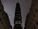 A New York, le Rockefeller Center a éteint ses lumières pour participer à l'opération&nbsp;«&nbsp;Une heure pour la planète&nbsp;», le 28 mars 2009.(Photo : AFP)