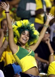RFI - Dépèche AFP - Une supportrice de l'équipe du Brésil de football ...