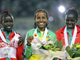 L'éthiopienne&nbsp;Meseret Defar (centre), les kenyanes&nbsp;Vivian Cheruiyot (gauche)&nbsp;et Prisah Cherono sur le podium après la finale du 5 000 mètres dames.(Photo : AFP)