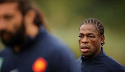 Sébastien Chabal et Serge Betsen, à l'entraînement à Marcoussis, le 27 septembre 2007.(Photo: AFP)