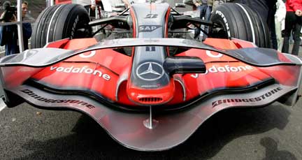 La McLaren de Fernando Alonso dans les stands du GP de Belgique à Spa-Francorchamps.(Photo: Reuters)