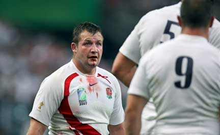 A l'image du talonneur Mark Regan, la mêlée du XV de la rose est redoutable.(Photo: AFP)